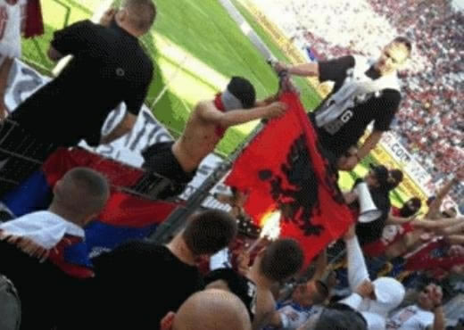 Serbet degin flamurin shqiptar