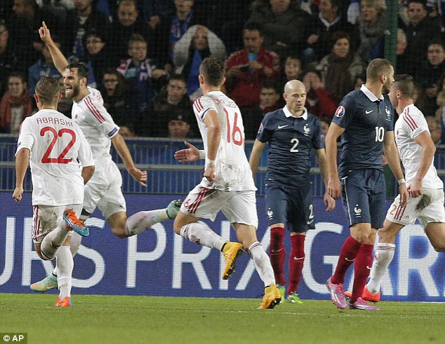 Miqësorja Francë-Shqipëri që u zhvillua në stadiumin “Route De Lorient” në Rennes u mbyll 1-1. Për kuqezinjtë shënoi Mavraj 
